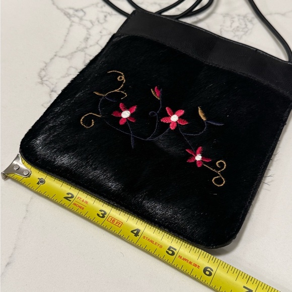Vintage Wilson Leather Embroidered crossbody! - Picture 6 of 9